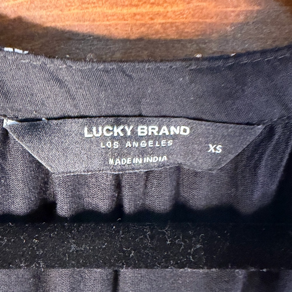 Lucky Brand Black and White Boho Print Blouse Size Small 🖤💕 - Picture 2 of 8